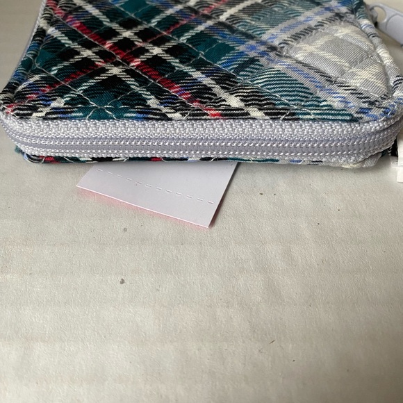 Vera Bradley RFID Petite Zip-Around Wallet Snowy Plaid New - Picture 6 of 13